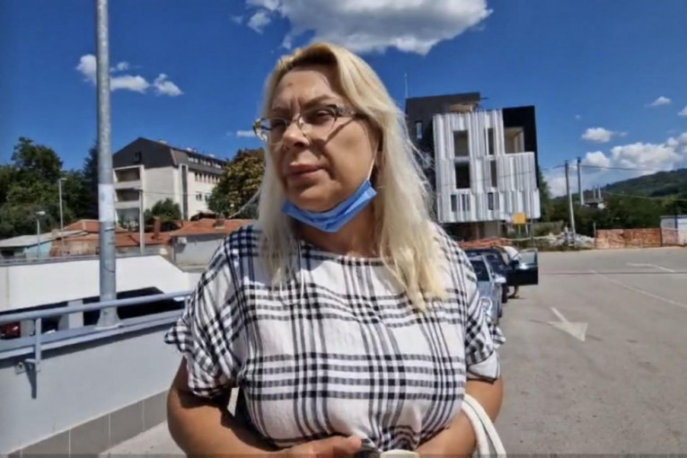 Kulići ispred bolnice u Nišu