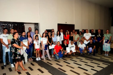 VELIKA VEST ZA GRAĐANE SMEDEREVA: Potpisano 29 ugovora za samozapošljavanje i novo zapošljavanje!