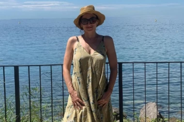 Mandina udovica se SKINULA, pa pokazala TELO: Anastasija Mandić (49) izgleda kao AVION, zategnuta kao praćka! (FOTO)