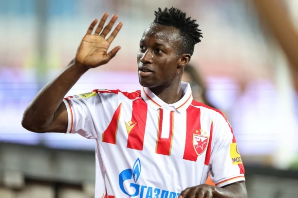 OTKRIVAMO: Evo ko je zanosna Rumunka koja je LUDA za Osmanom Bukarijem, njeni Instagram postovi SVE govore! (FOTO GALERIJA)