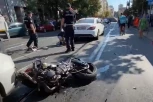 Teška saobraćajna nezgoda u Vojvode Stepe!  Oboren motociklista, prebačen u UC!