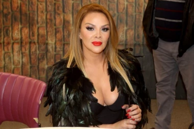 BOLNA ispovest Biljane Sečivanović kida dušu! Pevačica se godinama lečila od STERILITETA, a onda je doživela stravičnu TRAGEDIJU, njegovu SMRT nikada nije prebolela!