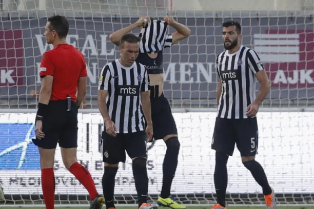 PARTIZAN TONE SVE DUBLJE: Katastrofa za crno-bele!