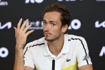 Na pomolu POTRES, Rusija STREPI: Srbin SKIDA Medvedeva sa čela ATP liste?