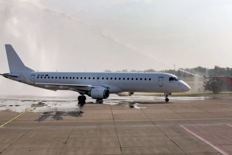 DRAMA NA LETU BEOGRAD-PODGORICA! Kapetan morao da donese OVU odluku!