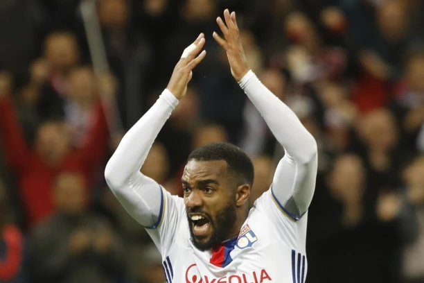 Savršen povratak Generala kući: Gol i asistencija kapitena Lakazeta u pobedi Liona nad Ajačiom na otvaranju sezone u Ligi 1 (VIDEO/FOTO)