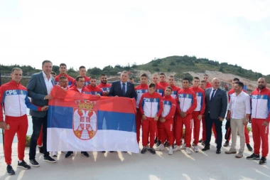 Boksere Srbije na Jahorini posetio Dodik!