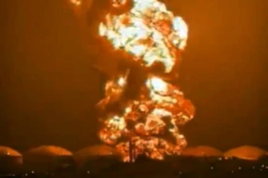 GORI NAFTNO SKLADIŠTE NAKON UDARA GROMA! Na Kubi se 17 vatrogasaca vodi kao nestalo (VIDEO)