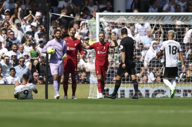 OMAŽ MITROVIĆU: Fulam ISMEVAO Van Dajka posle PONIŽENJA na "Krejven Kotidžu"! (FOTO)