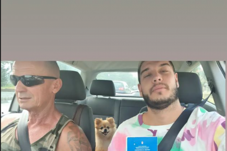 Goran Dragojević i Dejan Dragojević sa Tedijem na putu za Šepak