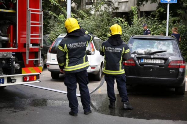 MALOLETNICI ZAPALILI VRTIĆ U NOVOM SADU! Uništene sobe, dečiji rančići i patofne potpuno izgoreli!