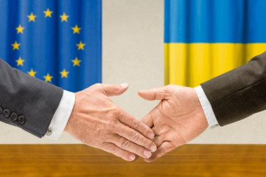 DELOVI UKRAJINE POLAKO ULAZE U EU: Kijevske vlasti počele sa rasprodajom zemlje
