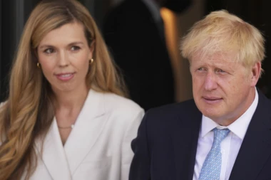 MAŠALA! Boris Džonson postao otac OSMI PUT! Evo kog je pola beba koja je dobila i više nego NEOBIČNO IME!