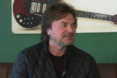 ALEN UDARIO NA KOLEGE KOJI SE RAZVODE I PLJUJU PO PORODICI: Ružna stvar, ja sa svojom ljubavi UŽIVAM! (VIDEO)