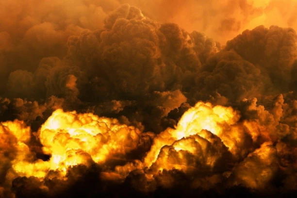 OSMORO LJUDI POGINULO DOK JE POKUŠAVALO DA UKRADE BENZIN! U udesu eskplodirala cisterna za gorivo