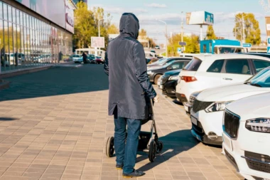 DETE JE PREŽIVELO ŠOK! Deda bebe izneo sve detalje drame u Kruševcu: Ćerka je davala časove engleskog kada ga je dadilja odvela!