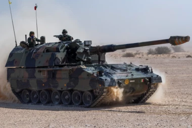 Počela isporuka nemačkih Pancer haubica PzH 2000 Mađarskoj