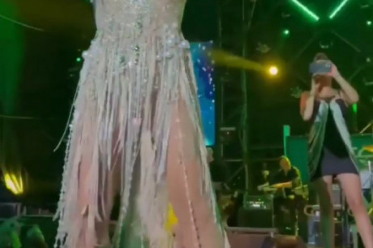 Lepa Brena skinula sve što joj je smetalo