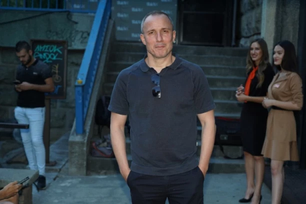 ONA JE MILOŠU TIMOTIJEVIĆU RODILA SINA: Mlađa je od njega 15 godina, i ćerka je ovog SRPSKOG fudbalera! (FOTO)