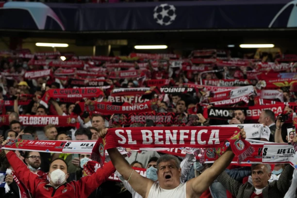 ORAO STIGAO MEĐU ORLOVE: Mladi golman crveno-belih i zvanično postao član lisabonskog velikana! (FOTO)