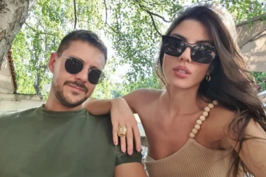 BIKOVIĆEVA DEVOJKA SE SKINULA U VRELI BIKINI: Ivana pokazala zmijsko telo, a tek noge da joj vidite!