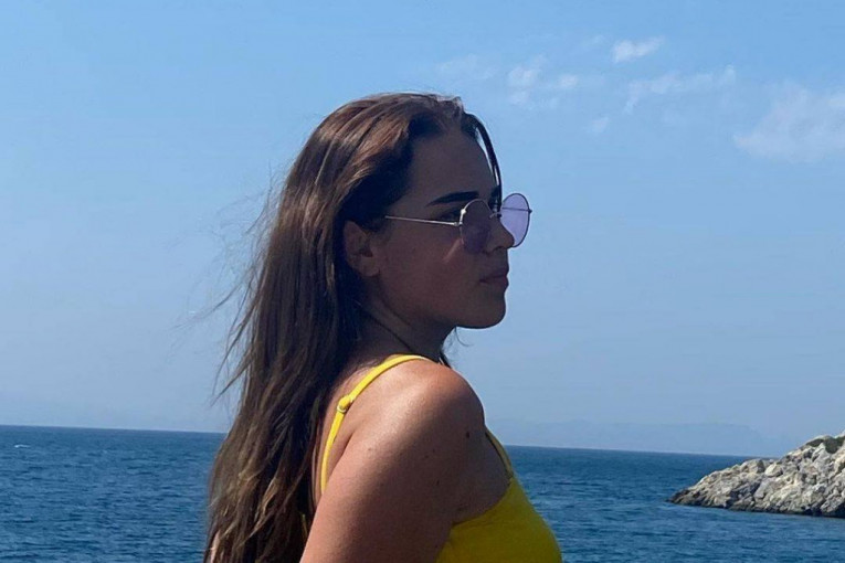 Valentina Kuzmanović na jahti