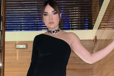 "ZVEZDA GRANDA" u MORSKOJ akciji na jahti sa dečkom: Valentina Kuzmanović u nikad vrelijem izdanju, počastila sve PROVOKATIVNIM fotkama!