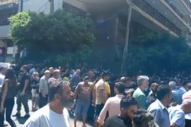 TALAČKA KRIZA U BEJRUTU! Libanac zarobio radnike u banci i puca, ne daju mu njegove pare zbog MERA ŠTEDNJE! Trebaju mu za lečenje oca! (VIDEO)