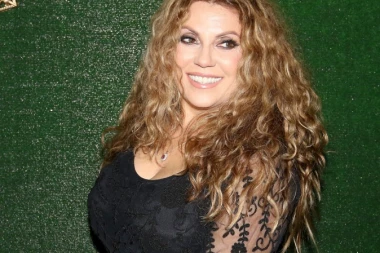 INDIRA RADIĆ SE VRAĆA NA VELIKU SCENU! Pevačica otkrila zašto je nestala: Htela sam da sačuvam intimu!