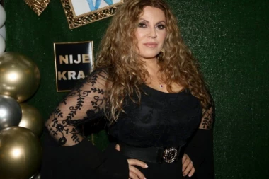 "SRPKINJA JE MENE MAJKA RODILA" NIJE BILA NAMENJENA INDIRI RADIĆ! Tekstopisac otkrio dugo čuvanu tajnu: Plakala je i mollila za taj hit