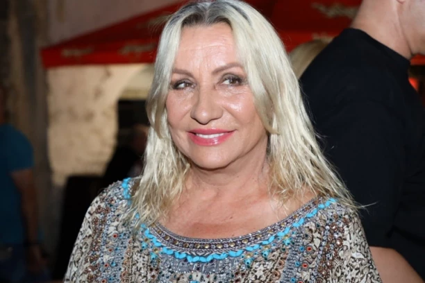 Vesna Zmijanac napisala TESTAMENT? Luksuzne nekretnine ostavlja ćerki i unukama, a kuću na Bukulji Nikolija će deliti SA NJIM!