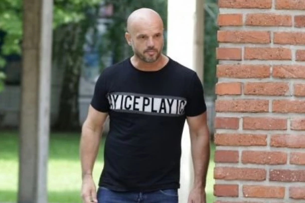 NIKAD VIĐENA FOTOGRAFIJA BOBANA RAJOVIĆA SA KOSOM: Fanovi u neverici, nakon ovoga se sve promenilo!