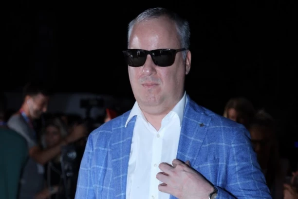 SAŠA MATIĆ STAVIO TAČKU NA PRIČU O RAZVODU: Progovorio o svim detaljima, evo šta se dešava sa suprugom! (FOTO)