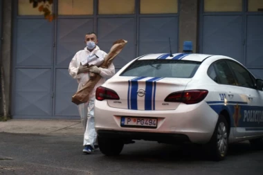 SPREČEN NOVI MASAKR NA CETINJU! Uhapšen mladić koji je vitlao pištoljem kod stadiona, TRAGEDIJA IZBEGNUTA U POSLEDNJEM TRENUTKU!