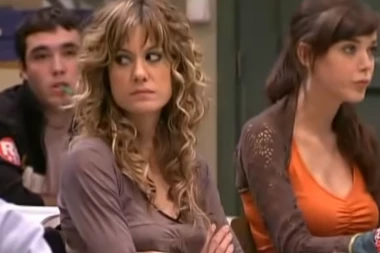 Zavoleli smo je u ulozi Afrike u HIT seriji SERANOVI: Danas ima 42 godine i POTPUNO drugačiju FRIZURU - da li biste je PREPOZNALI? (FOTO)