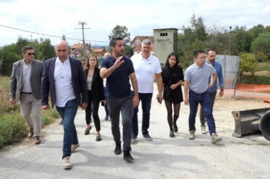 MOMIROVIĆ OBIŠAO RADOVE U LAJKOVCU: Ministarstvo u 30 lokalnih samouprava gradi najmoderniju ekološku infrastrukturu