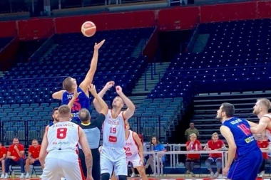 Jokić, Micić i Milutinov kobni po "đetiće": Srbija pobedila Crnu Goru sa +9 (FOTO)