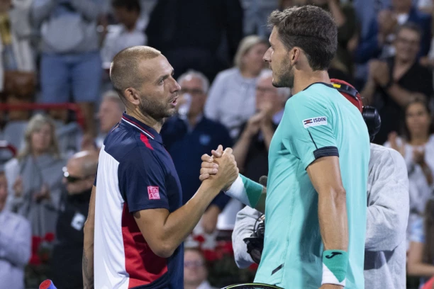 OBA POLUFINALA REŠENA POSLE MAKSIMALNOG BROJA SETOVA: Poznato ko će se boriti za trofej u Montrealu!
