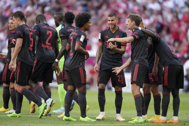 METLA U MINHENU: Tuhel stavio tri velike zvezde na transfer listu!