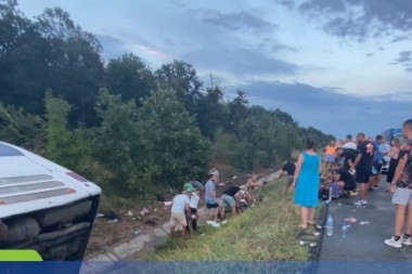 GODINU DANA OD STRAVIČNE NEZGODE: Svuda su bila krvava deca i ljudi - 49 srpskih državljana se survalo u jarak u Bugarskoj
