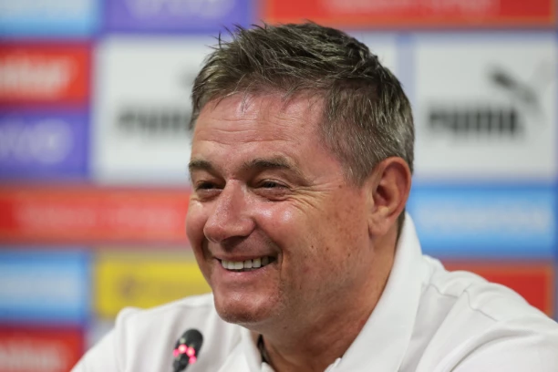 Nasmejao naciju do suza pred Švedsku: Urnebesna opaska Piksija iz "Maratonaca" upućena Zvezdinoj nadi: Znam TIM, ali vam neću reći! (VIDEO)