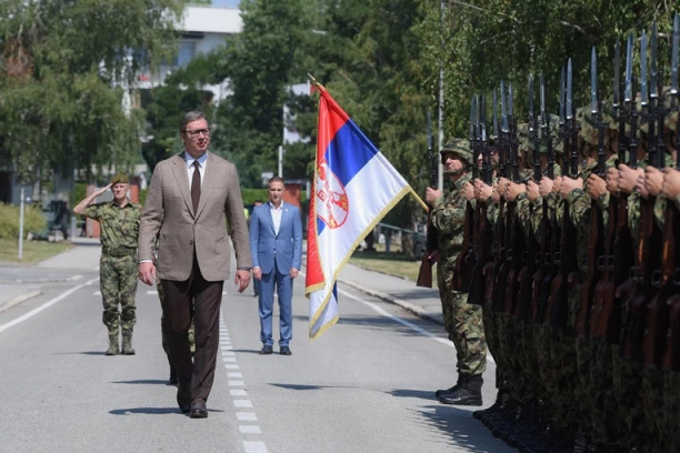 ALEKSANDAR VUČIĆ: PONOSAN SAM NA NAŠU VOJSKU!