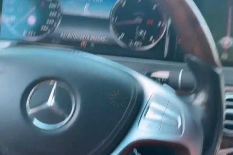 Dalili Dragojević pukla guma na putu
