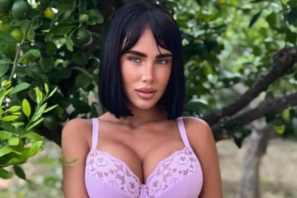 Aleksandra Subotić našla NOVOG DEČKA? Nakon JAVNE PREVARE, starleta dobila ROMANTIČAN POKLON! (FOTO)