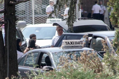 VELIKA POBEDA REPUBLIKE I SRPSKOG TELEGRAFA! Vesić: Od petka na aerodromu pojačano prisustvo službenih lica i pripadnika fizičko tehničkog obezbeđenja zbog "divljih" taksista!