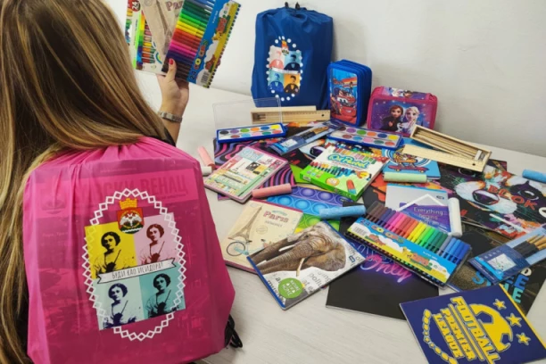 SJAJNA VEST: Školski pribor i torbe za sve prvake u školama na Savskom vencu!