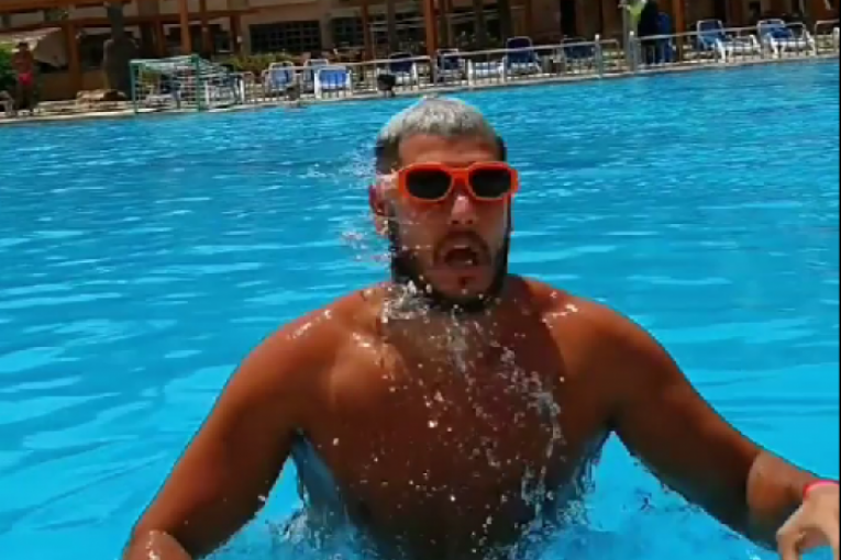 Dejan Dragojević na bazenu 