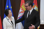 Vučić se sastao sa ambasadorkom Kine Čen Bo! Opušten i prijateljski razgovor pred put u Brisel! (FOTO)