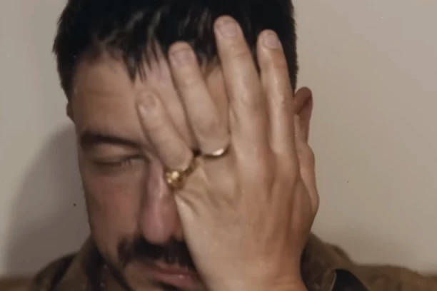 SLAVNI PEVAČ SILOVAN U DETINJSTVU! 30 godina je ĆUTAO, a onda u pesmi do detalja OPISAO jezivi događaj - porodica ŠOKIRANA SAZNANJEM!