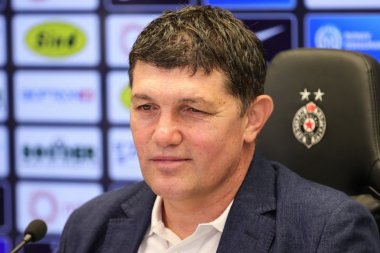 PETRIĆ ODUŠEVLJEN: Partizan želi fudbalera velikog rivala! (FOTO)